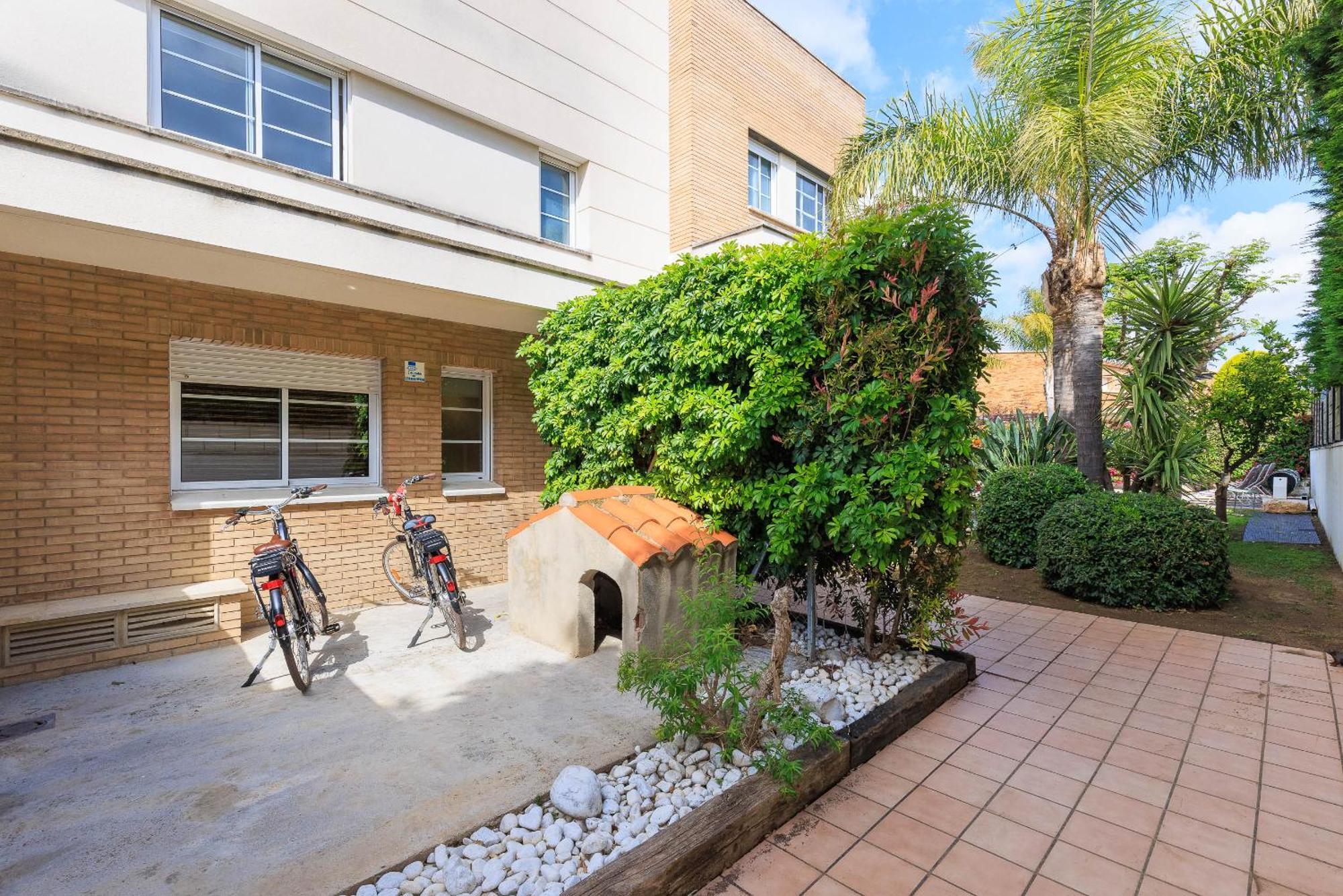 Martorell Planet Costa Dorada Cambrils Exterior photo