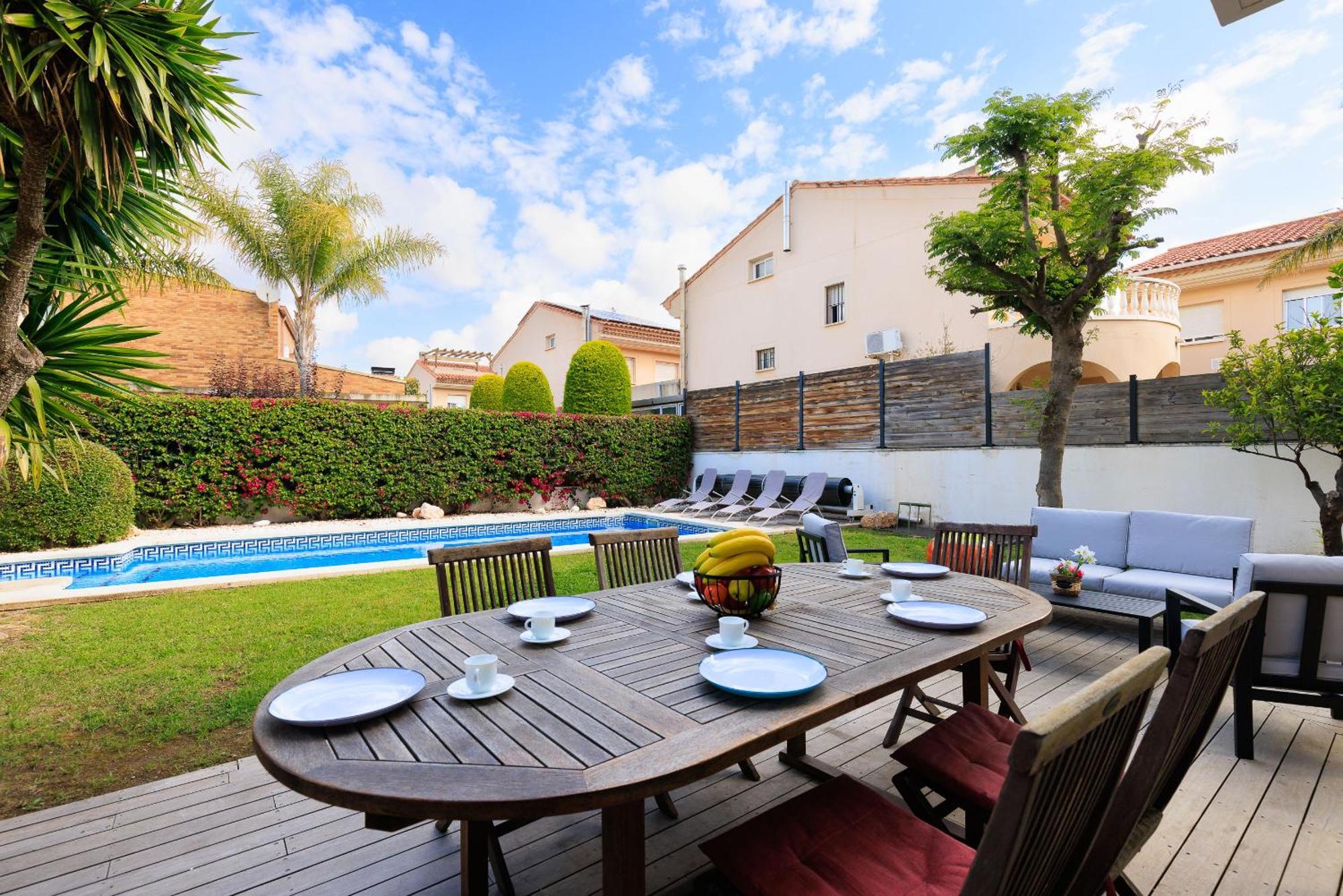 Martorell Planet Costa Dorada Cambrils Exterior photo