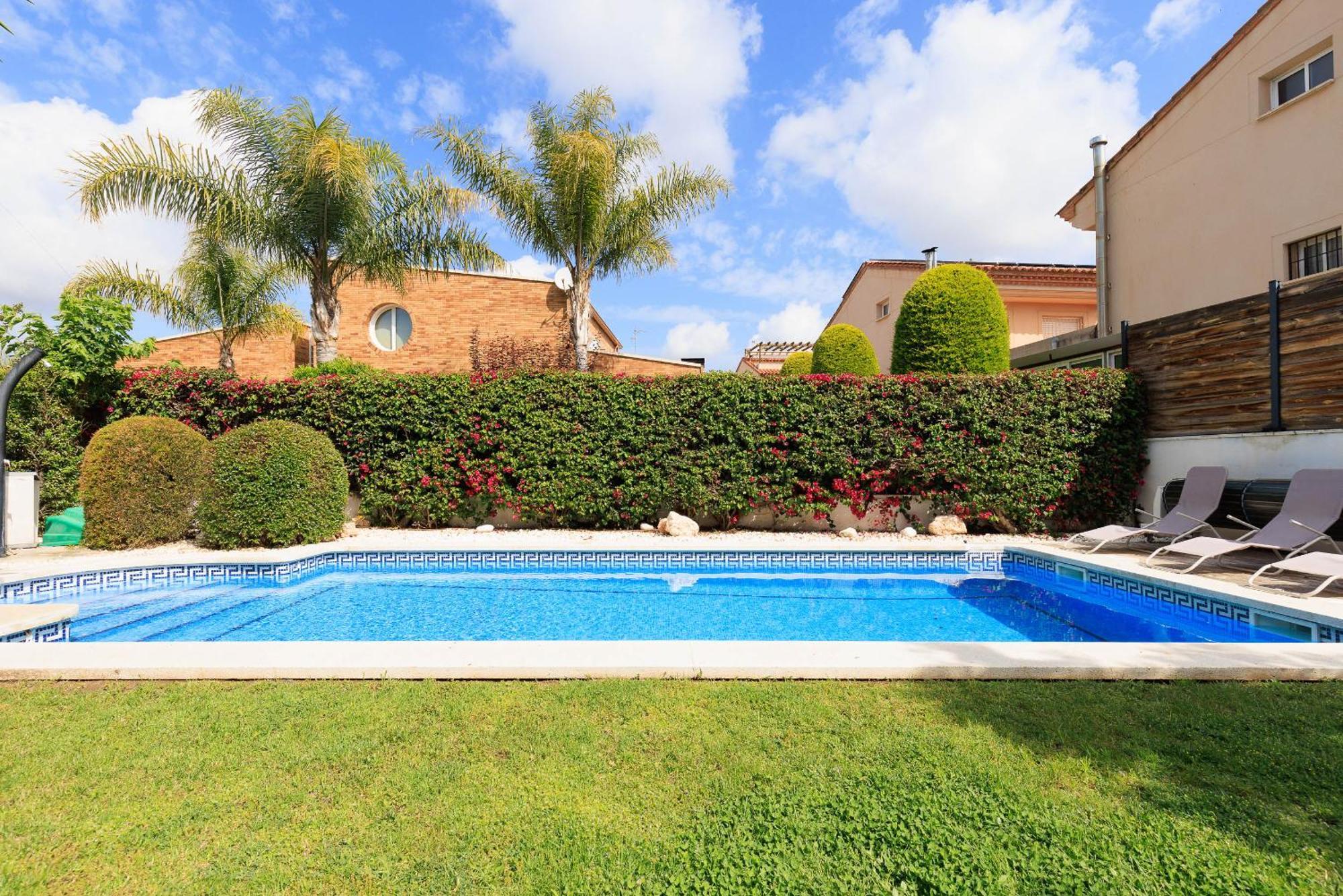 Martorell Planet Costa Dorada Cambrils Exterior photo