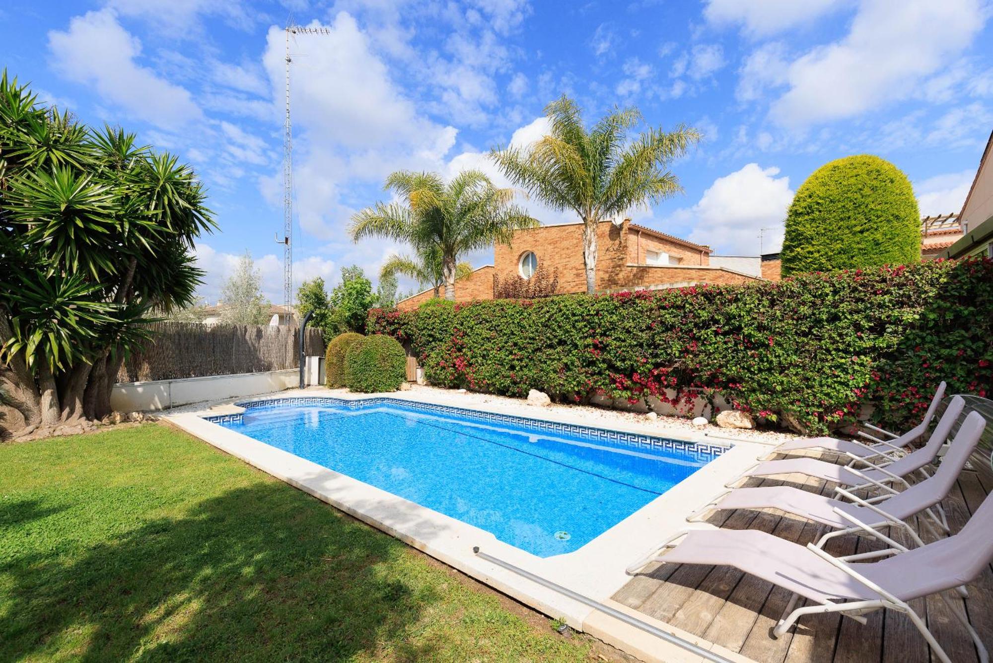 Martorell Planet Costa Dorada Cambrils Exterior photo